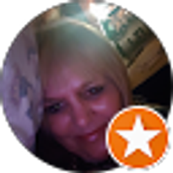 Profile photo of Lisa Moore (L)