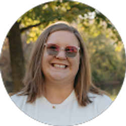 Profile photo of Ali Hens