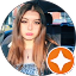 Profile photo of Holly Nicole