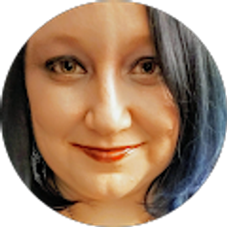 Profile photo of Holly Alexander