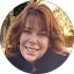 Profile photo of Kelli Nielsen