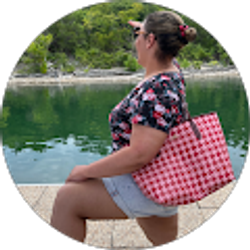 Profile photo of Rayna Downing