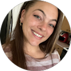 Profile photo of Jennifer Golden