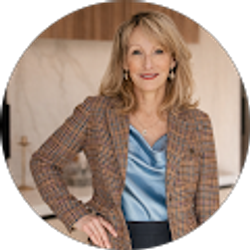 Profile photo of Danielle Davenport