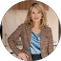 Profile photo of Danielle Davenport