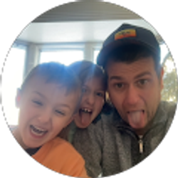 Profile photo of Ross Thornhill