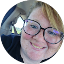 Profile photo of Hillary Lang