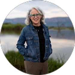 Profile photo of Julie Gordon