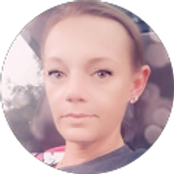 Profile photo of Amanda Lindstrom