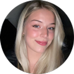 Profile photo of Hannah Holland