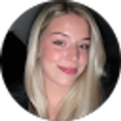 Profile photo of Hannah Holland