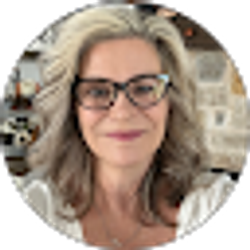 Profile photo of Tracey Hobbs