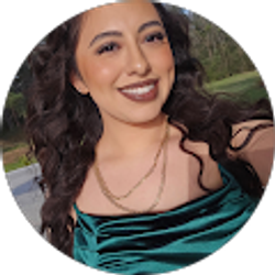 Profile photo of Stacey Flores