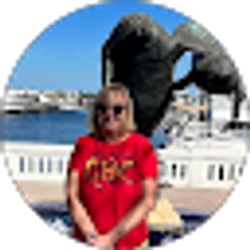 Profile photo of camille hoey