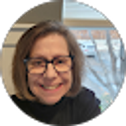 Profile photo of Joanie Pray