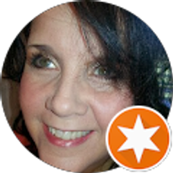 Profile photo of Lisa Heinrich