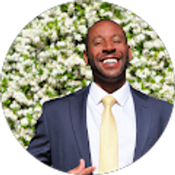 Profile photo of Lyle Hunter