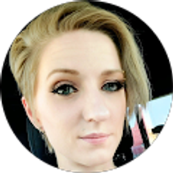Profile photo of Kelly Smith