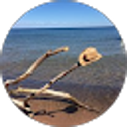 Profile photo of April Leinonen
