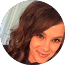 Profile photo of Cari Farthing