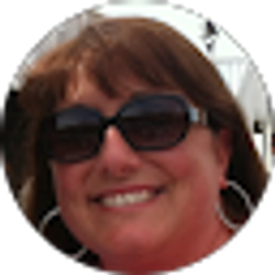 Profile photo of Laura Peo
