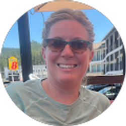 Profile photo of Danielle Ritter