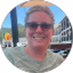 Profile photo of Danielle Ritter