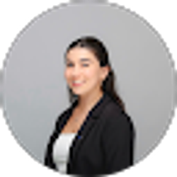Profile photo of Mia Flores Palacios