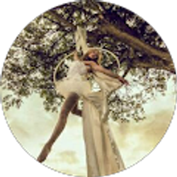 Profile photo of Carolyn Logic