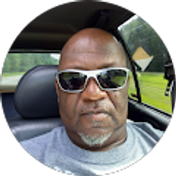 Profile photo of Thomas Lee