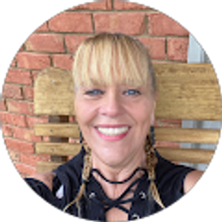 Profile photo of Helen Underwood