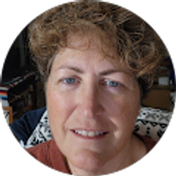 Profile photo of Tracy Knackstedt-Smith
