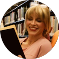 Profile photo of Anna DeFlorio