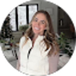 Profile photo of Katie Peterson