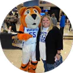 Profile photo of Holly Johnson