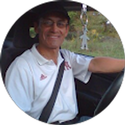 Profile photo of Luis Viteri