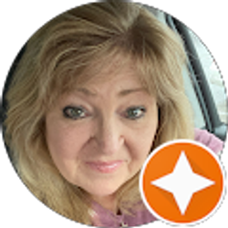 Profile photo of Lisa Maxwell