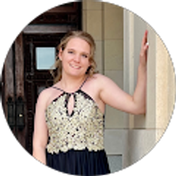 Profile photo of Lyndsey Johnston