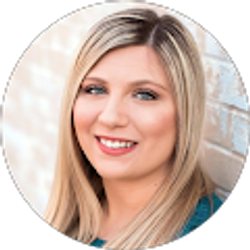 Profile photo of Ashlee Evans