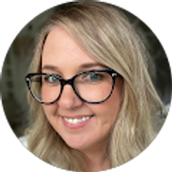 Profile photo of Jenna Adler