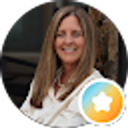Profile photo of Lynn Stoppe