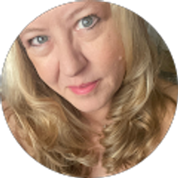 Profile photo of Sharon Weir