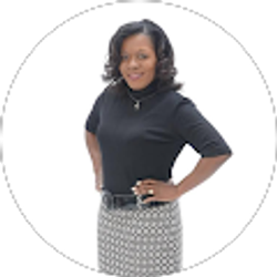 Profile photo of Stacey Hunter