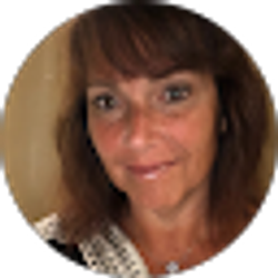 Profile photo of Wendy Aach
