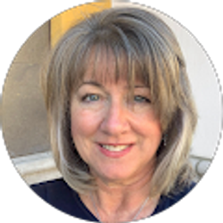 Profile photo of Lynn Thompson