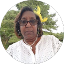 Profile photo of Heather Bee