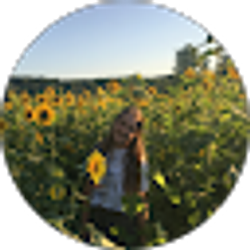 Profile photo of Lilli Scott