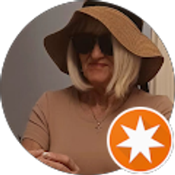 Profile photo of Jackie Hoyle