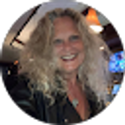 Profile photo of Deb Bonsangue
