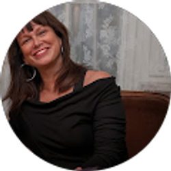 Profile photo of Laurie Kaczanowska